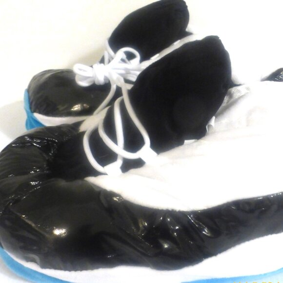 Adult Unisex SLIPPERS Novelty Slippers Large Soccer Puffy Slippers Ankle Boot - Picture 3 of 8